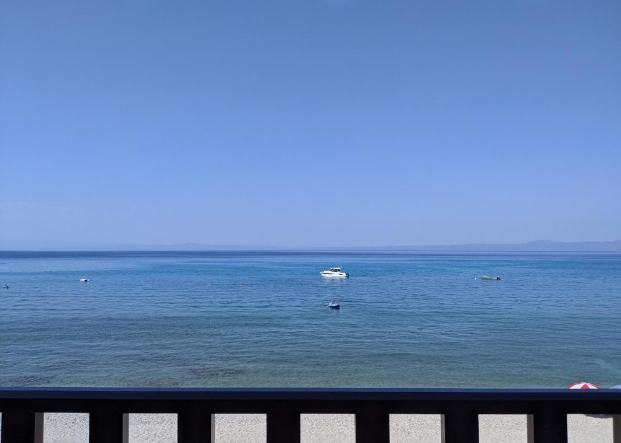 Seafront Apartment Pefkochori Exterior photo