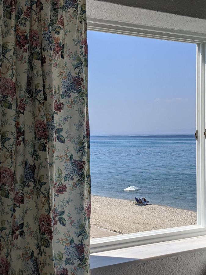 Seafront Apartment Pefkochori Exterior photo