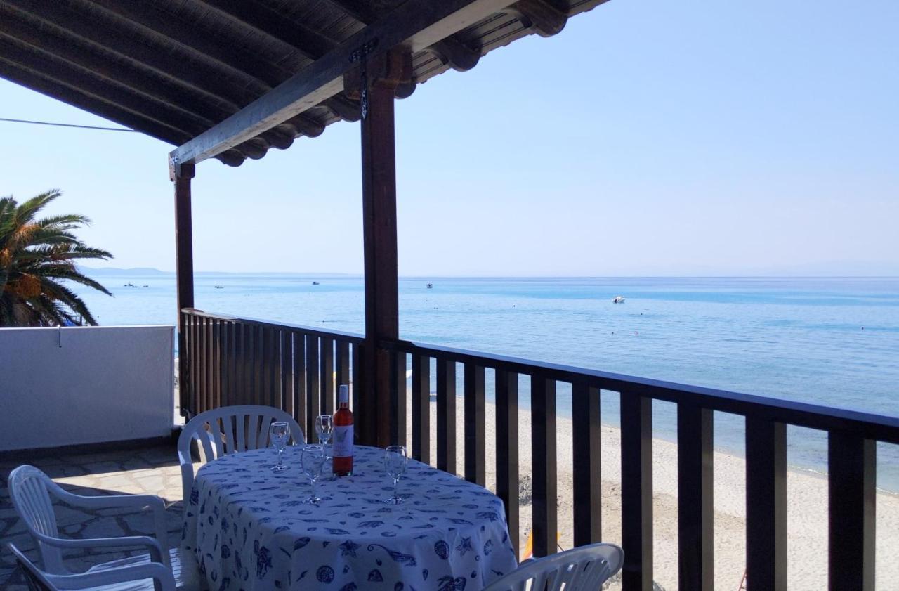 Seafront Apartment Pefkochori Exterior photo